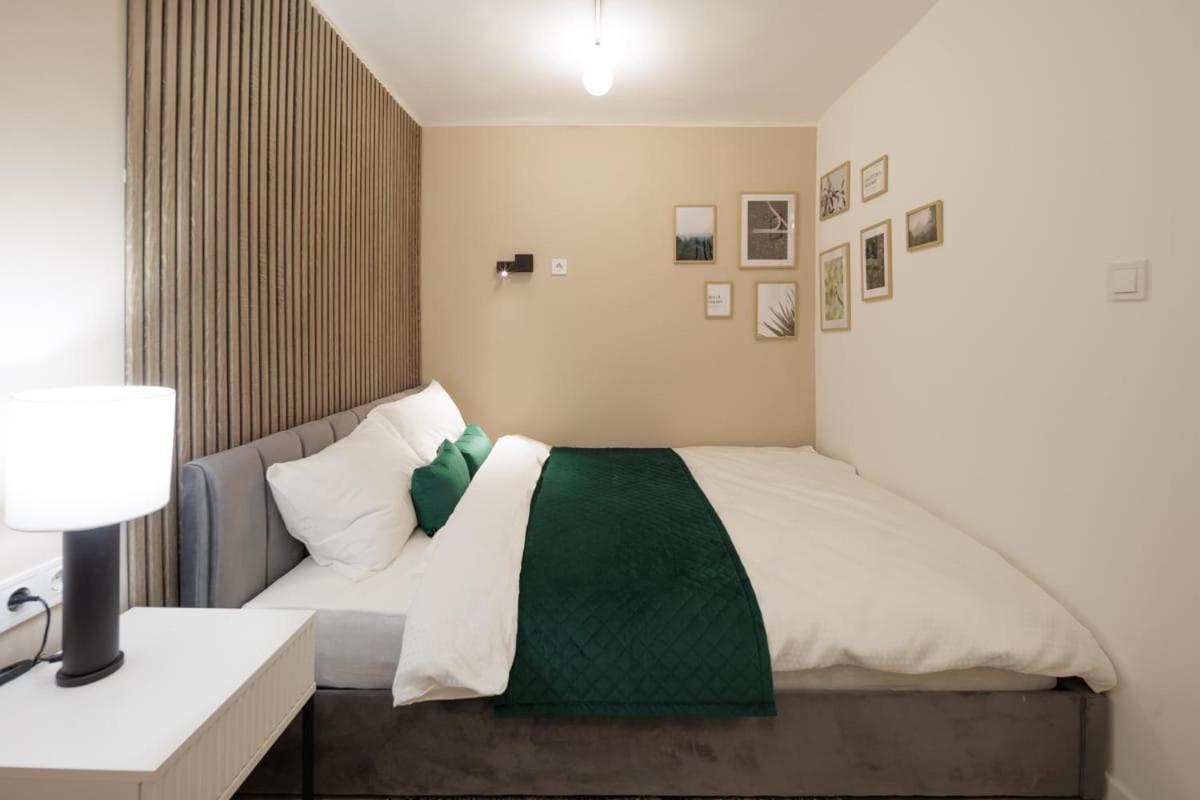 The Urban Chill Spot Harsfa Street Apartment Budapest Bagian luar foto
