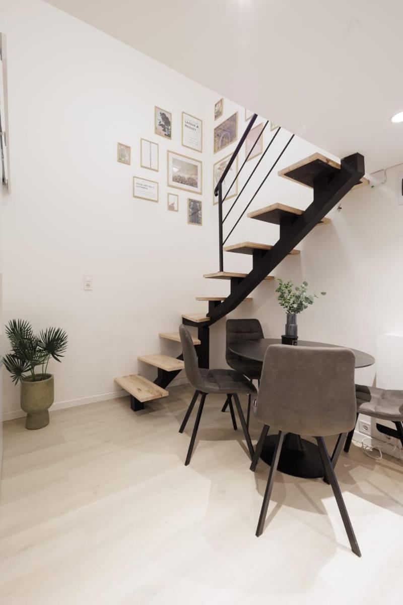 The Urban Chill Spot Harsfa Street Apartment Budapest Bagian luar foto