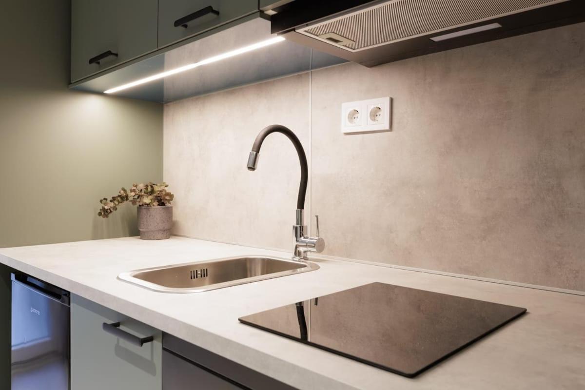 The Urban Chill Spot Harsfa Street Apartment Budapest Bagian luar foto